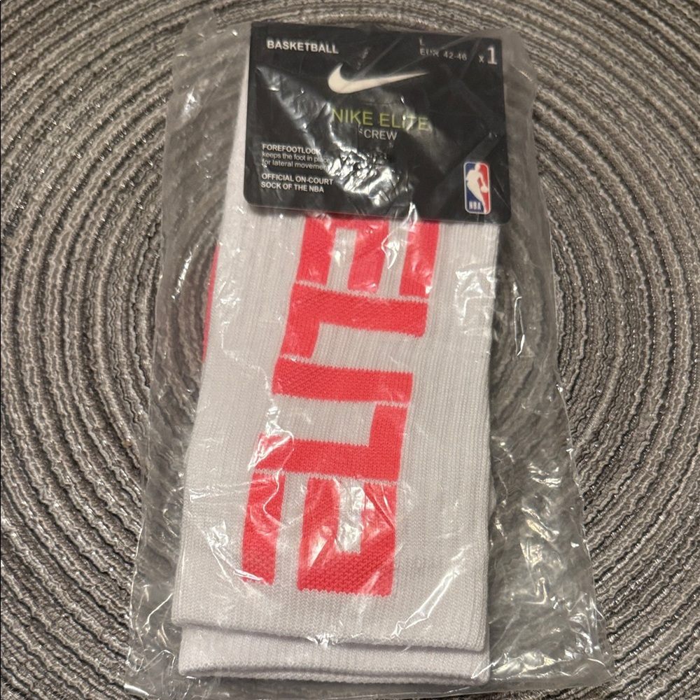 Nike Elite White and pink Basketball Crew Socks